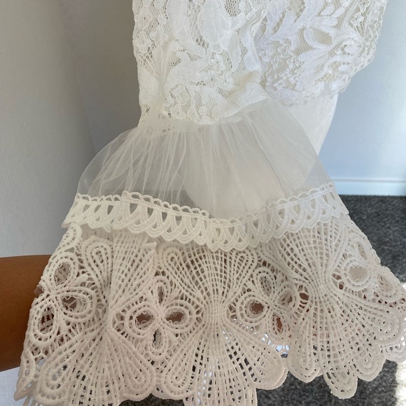 Lace Bellsleeve Crop Top - Picture 7 of 7